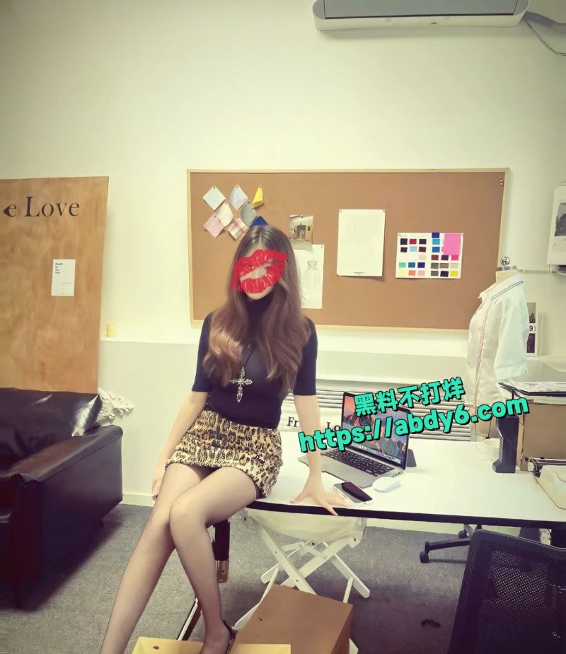 河北美术学院拜金学生妹张思涵2