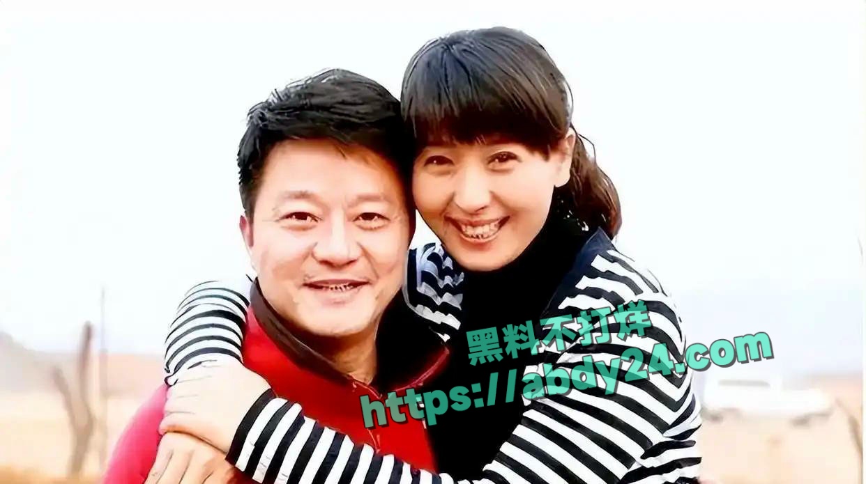 演员闫学晶哭穷事件持续发酵 28