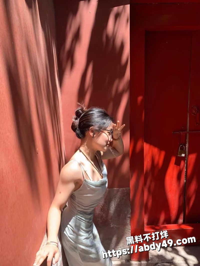 眼镜反差妹1