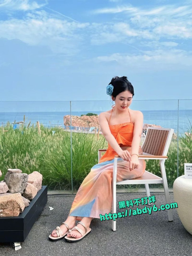 广州绿帽老公求刺激把老婆献给兄弟群p2