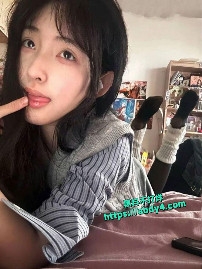 大腿修长美女自拍