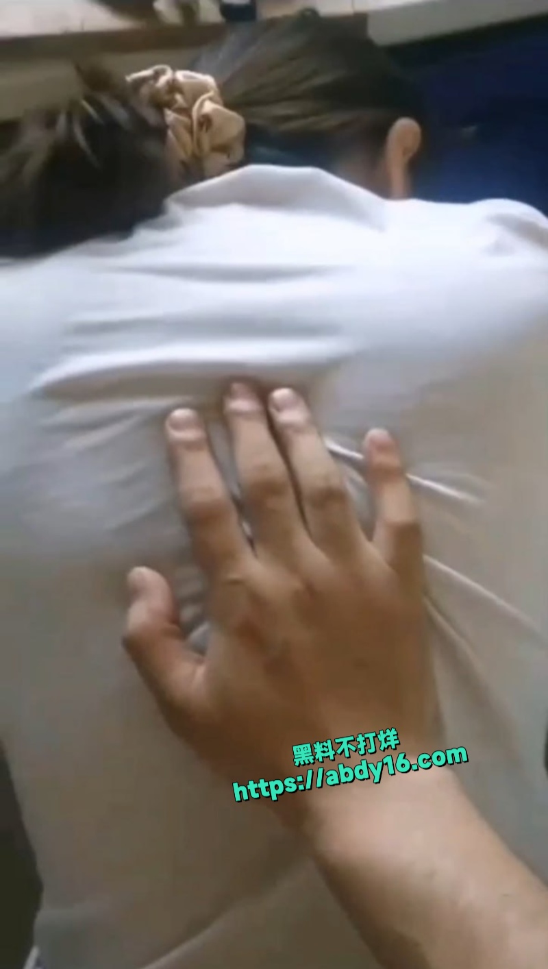 新婚夫妻厨房做爱 2