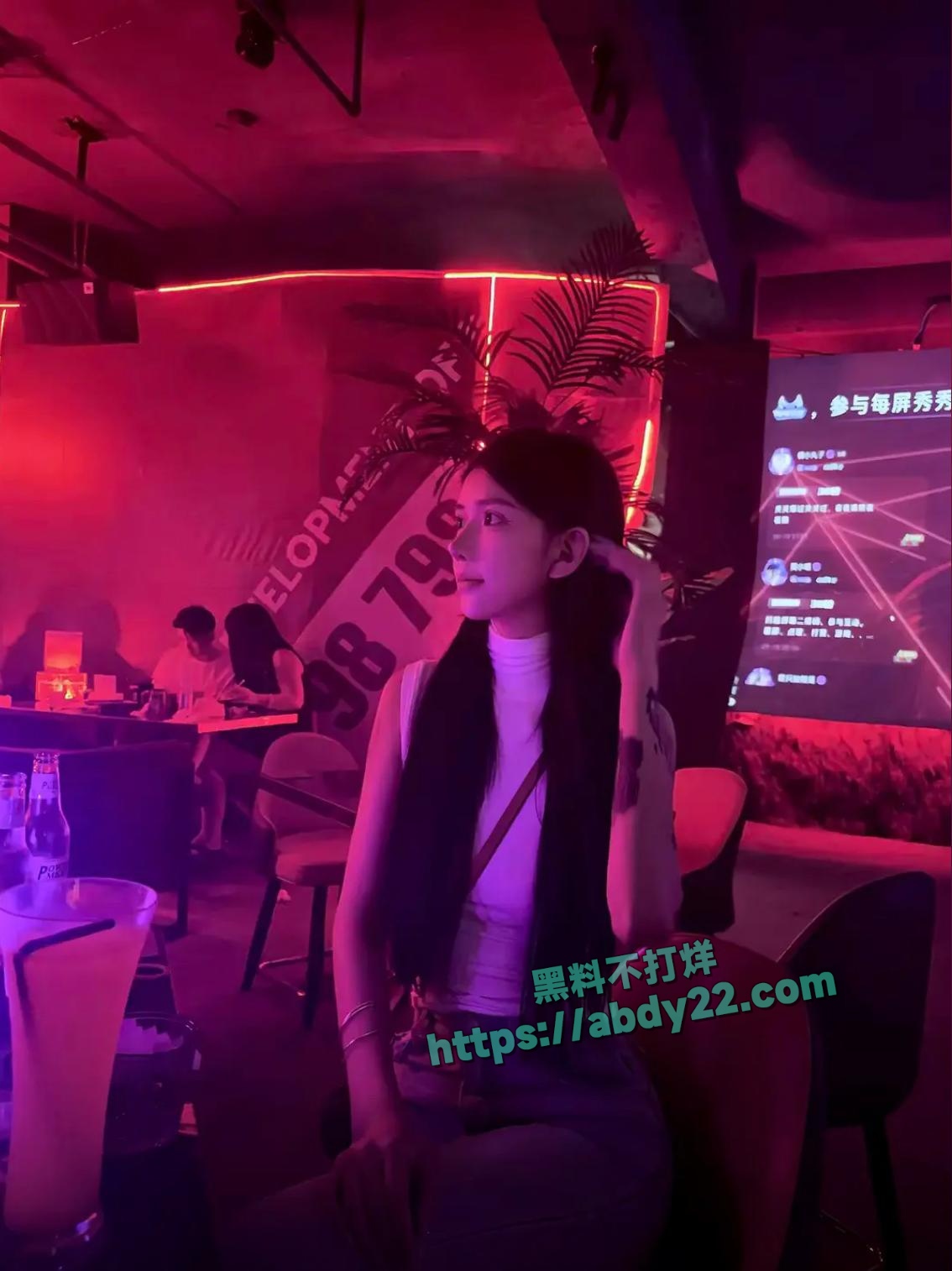 umi沦落街头成疯癫大妈 11