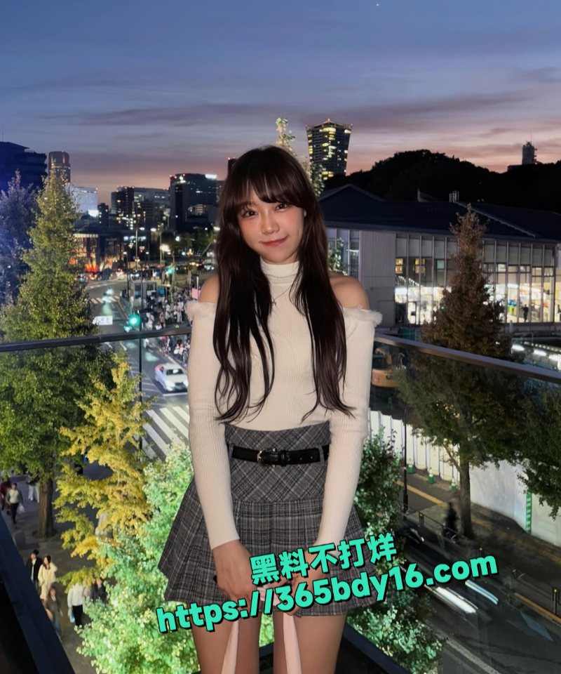 香港网美廸殷早期自拍视频 9
