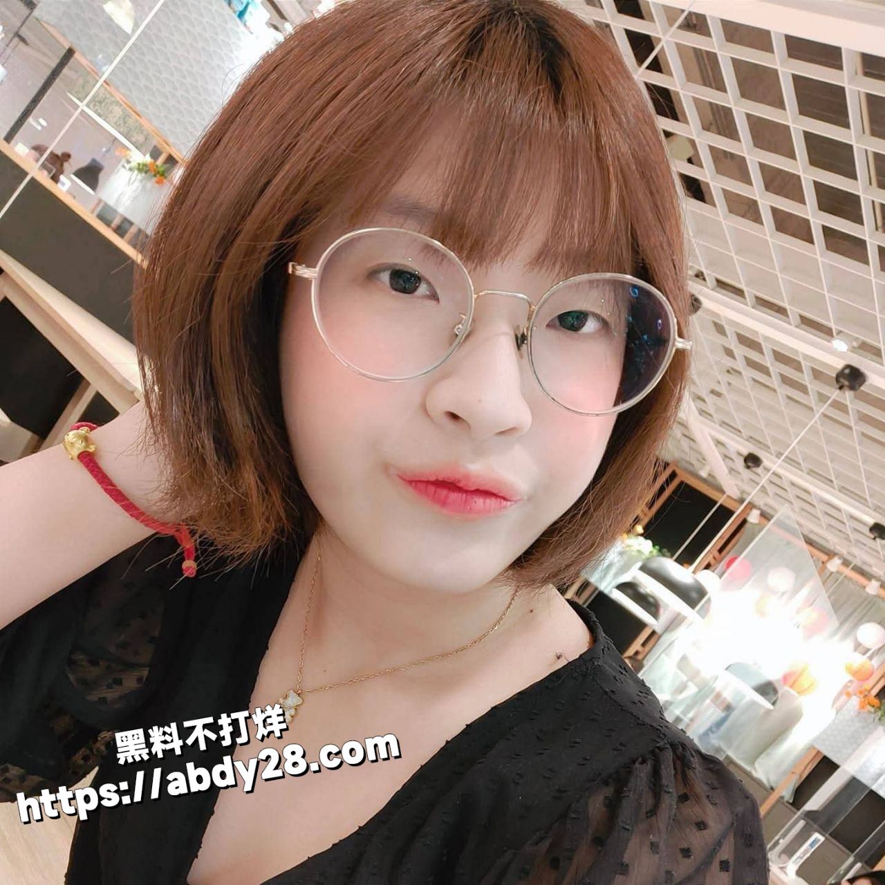 5台湾眼镜母狗林霜渟 背著男友偷吃 黑料曝光 台妹