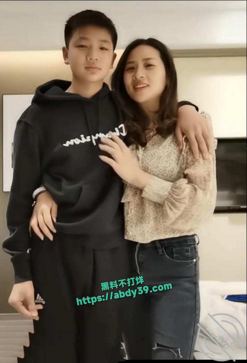 火爆全网的小红书乱伦母子13