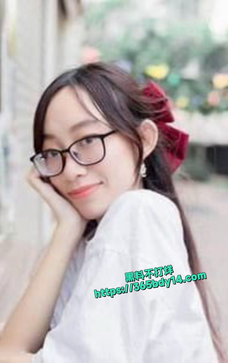 极品泰国妹子水蛇腰大长腿清纯眼镜妹福利私拍视频流出1