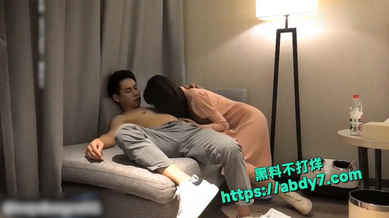 3000高价约炮小穴超嫩 3