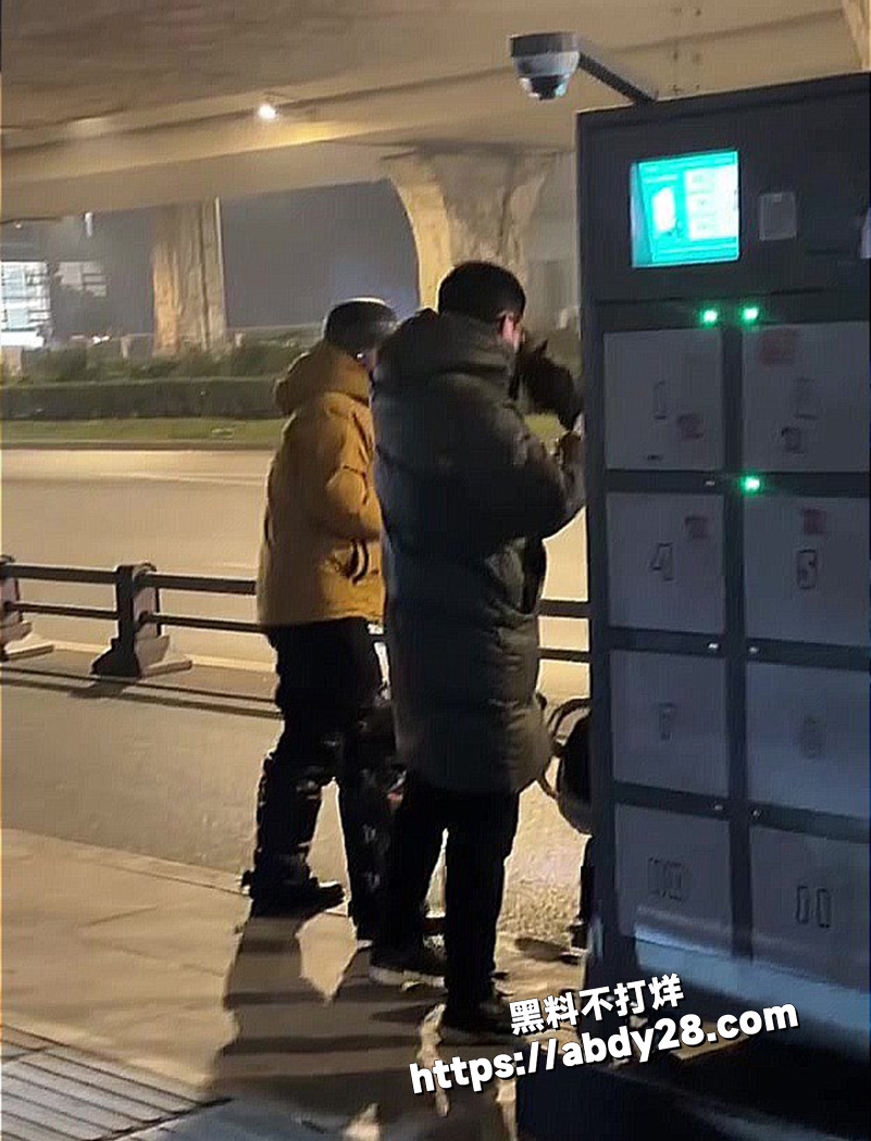 成都武侯双楠伊藤两人撞车现场5
