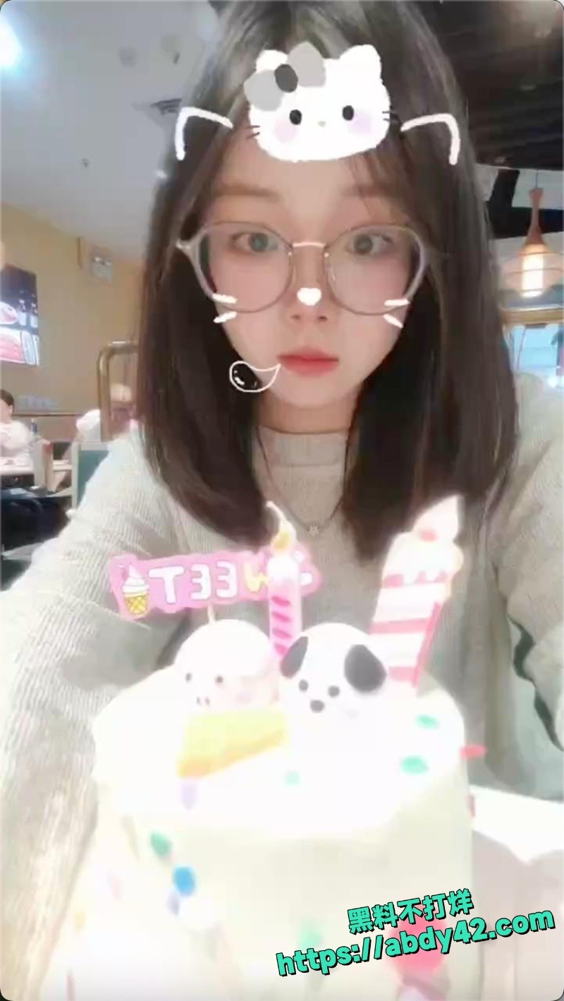 贵阳眼镜婊罗依玲视频流出1