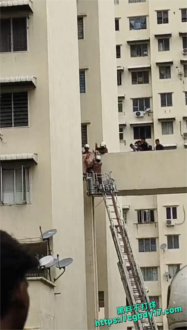 跳楼拦腰分离1