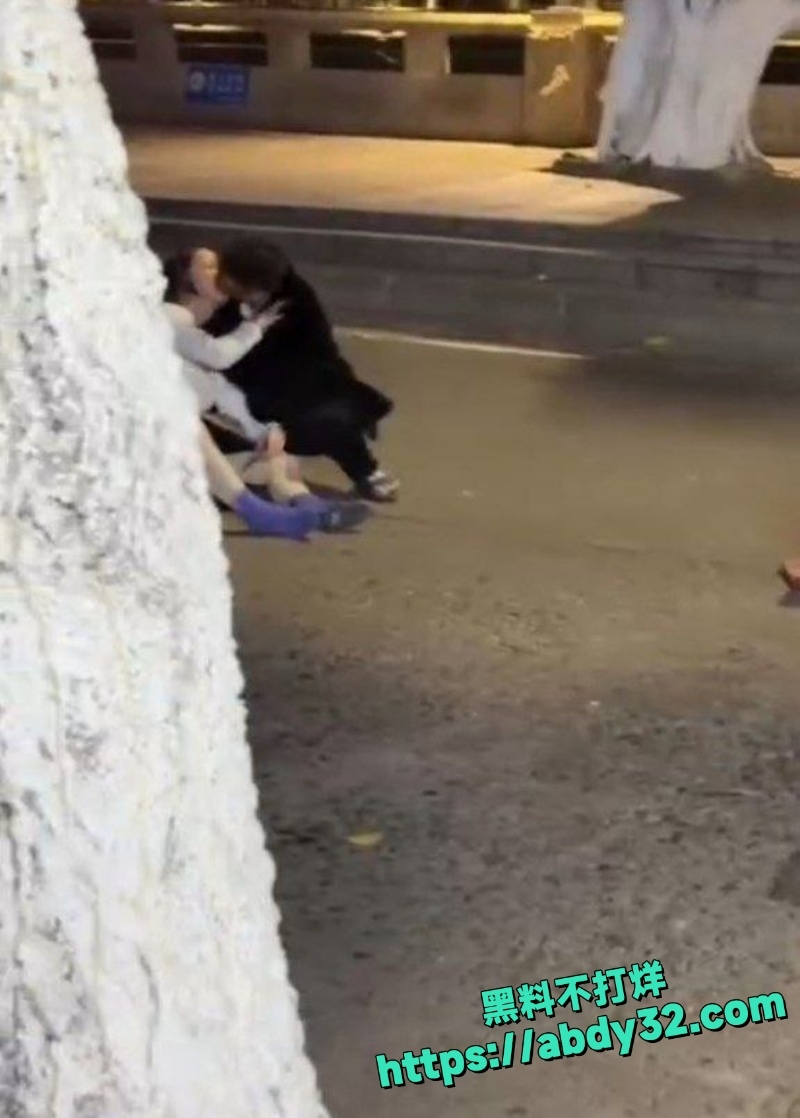 深夜街头猥亵事件频发 1