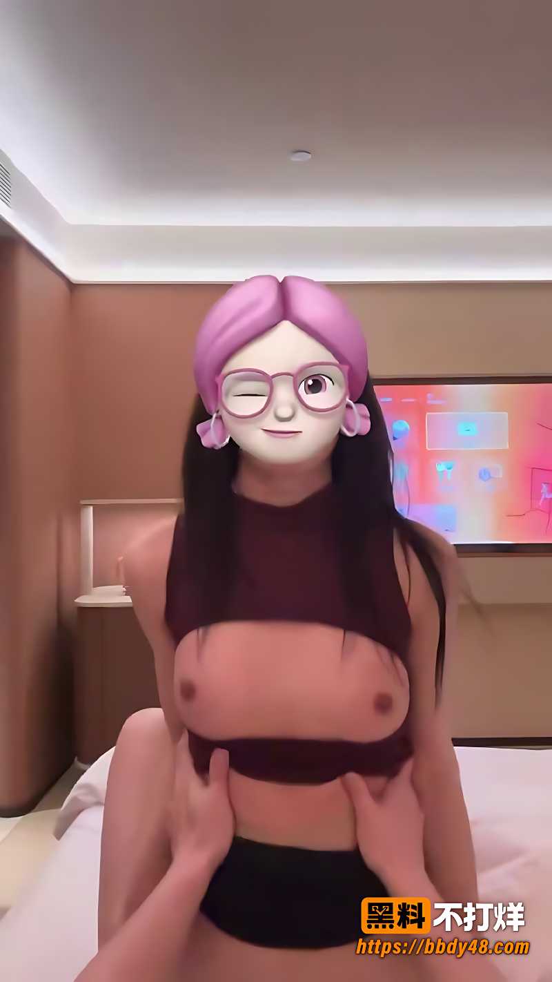 眼镜妹穆穆