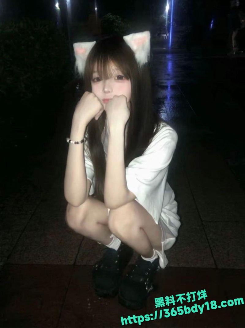 反差少女放尿视频2