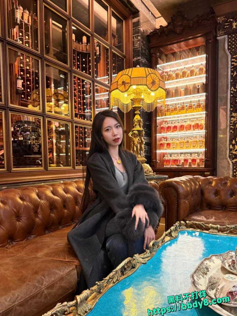 被金主包养调教成母狗2