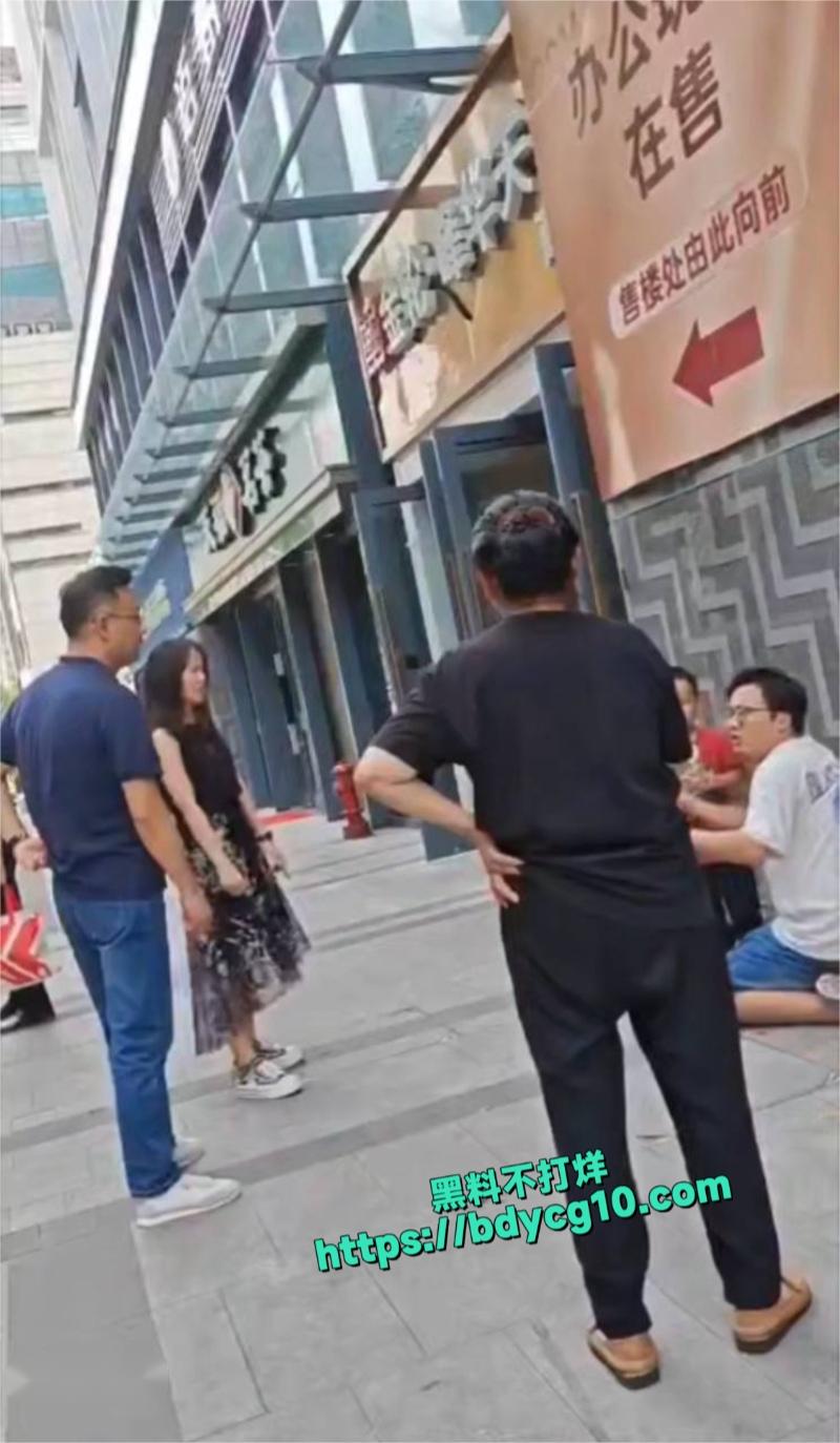 男子控诉老婆出轨