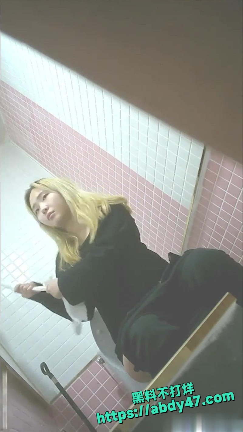 女厕偷拍 8