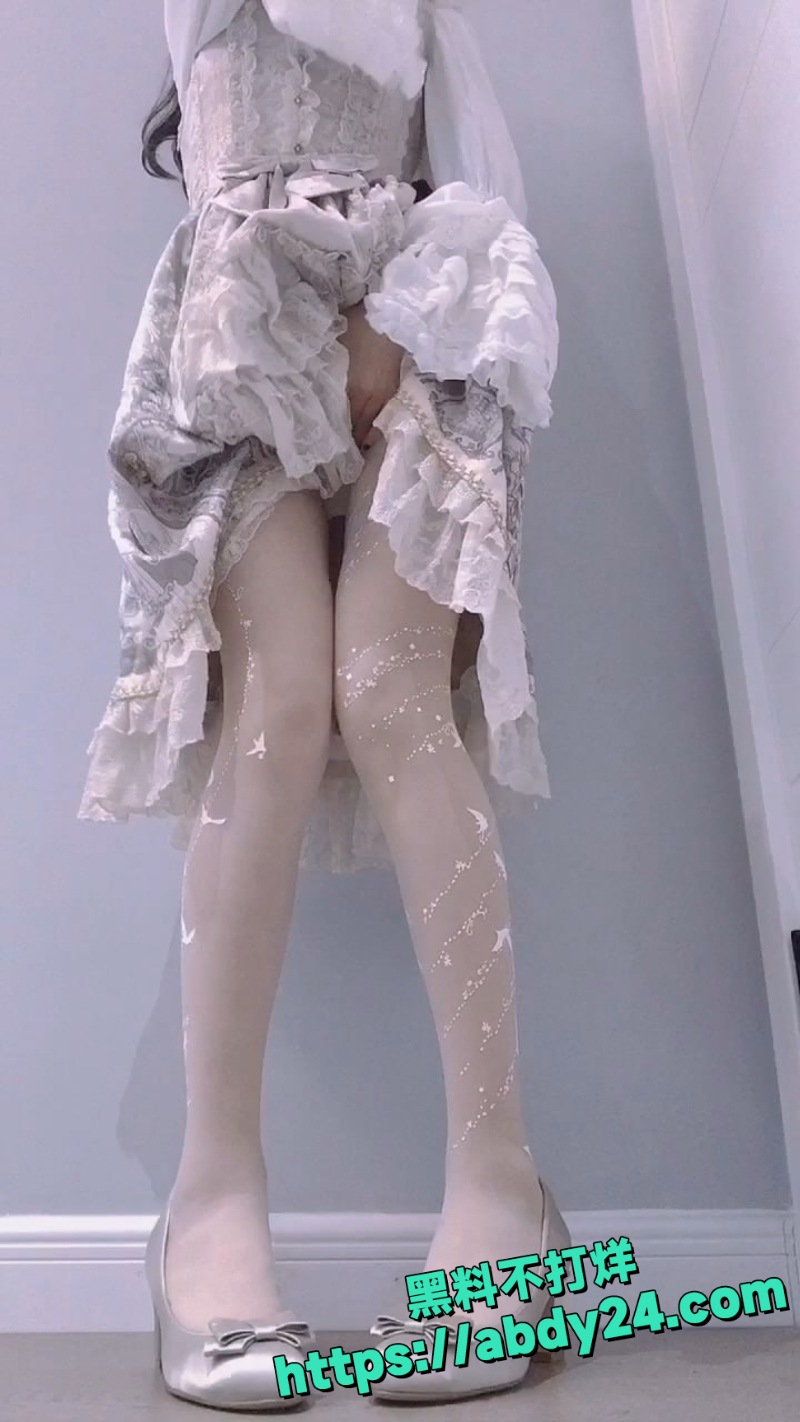 可爱兔付费定制大尺度自慰5
