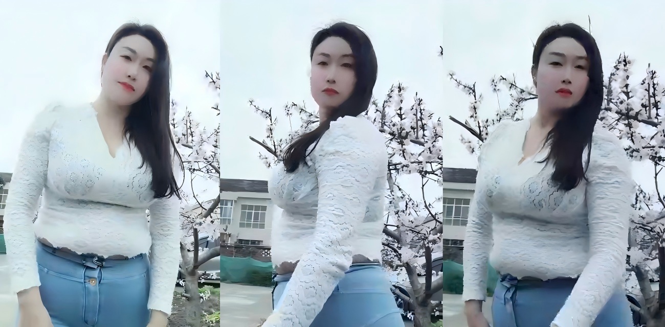 抖音大德林少妇火辣视频 桃花树下秀肥美身材 床上口交骑乘 还玩自慰裸舞太带感