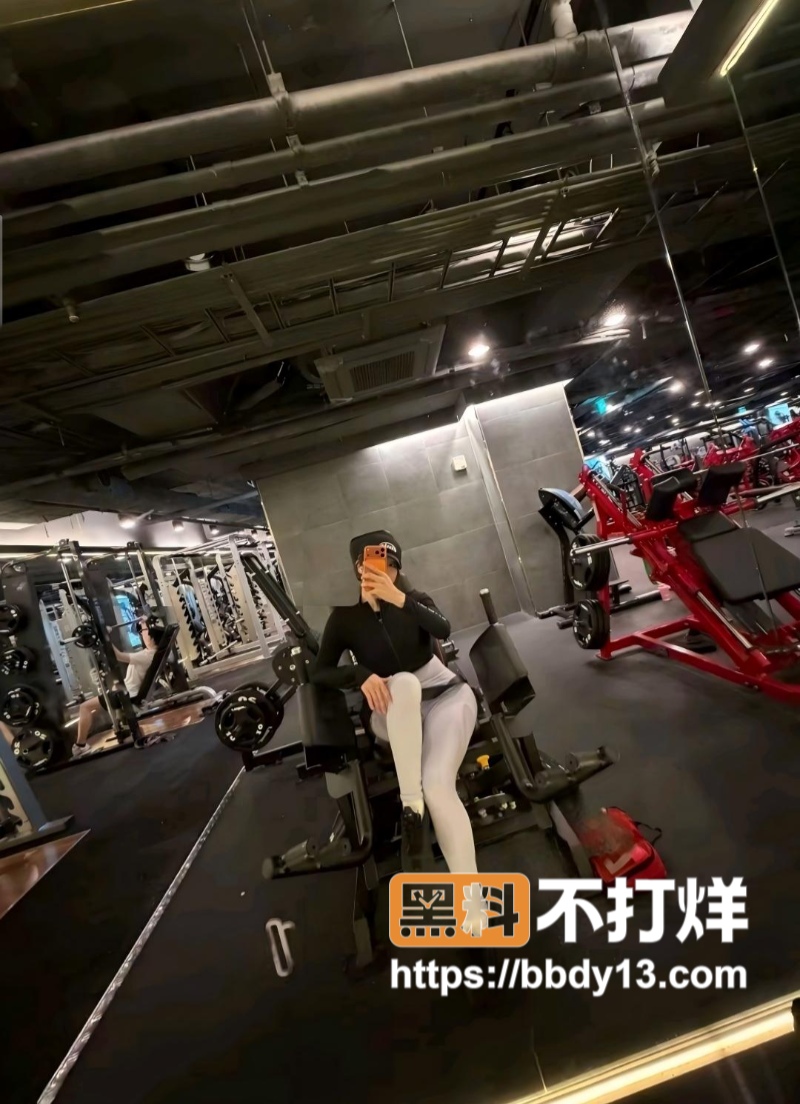 高颜值巨乳健身博主SUSU06