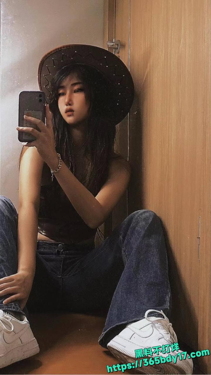 北何梦诗反差露出视频6.
