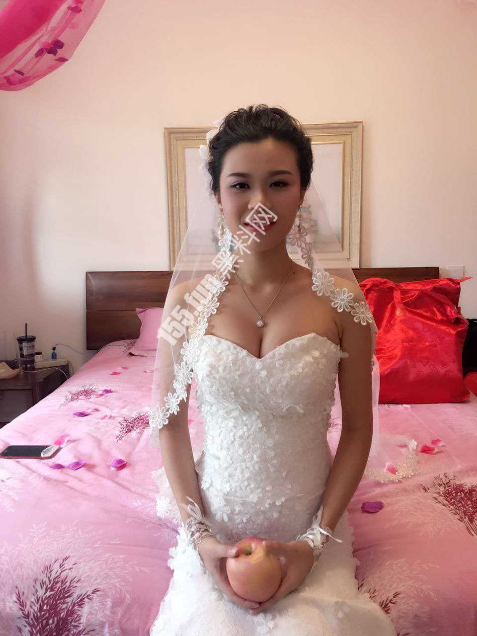 气质新娘婚礼现场的私密诱惑