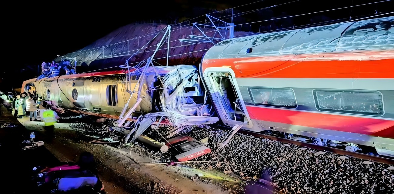 西班牙科尔多瓦附近发生 高铁脱轨相撞 致39死245伤 死亡人数持续上升