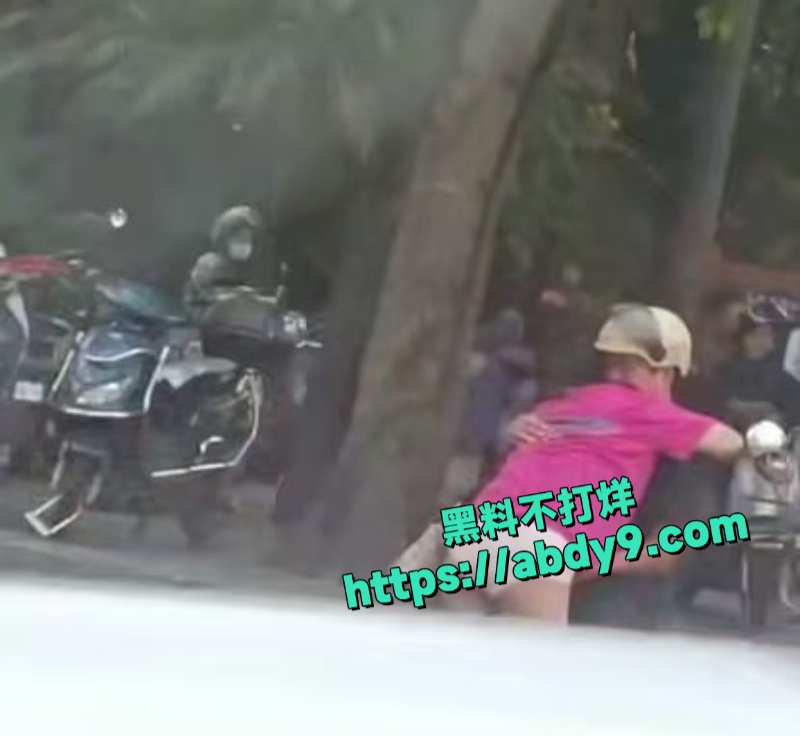 小情侣摩托车上车震 5