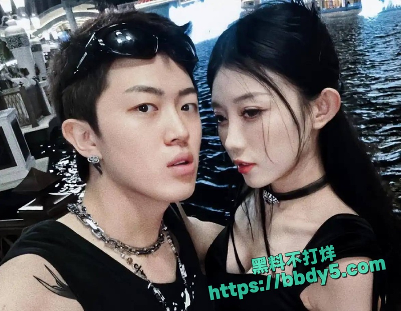 女网红小伊伊包养小鲜肉17
