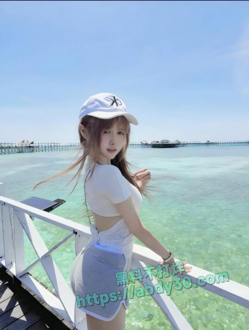 抖音地雷系博主吉他张与小帕8