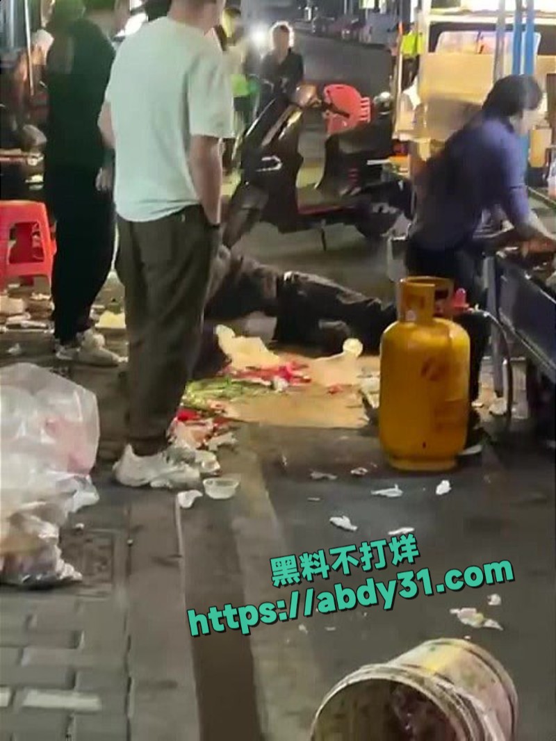 路边摊餐桌冲突超重拳7