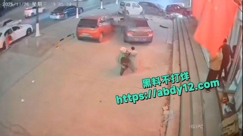 山东济南紫菜包饭店车祸惊魂 2