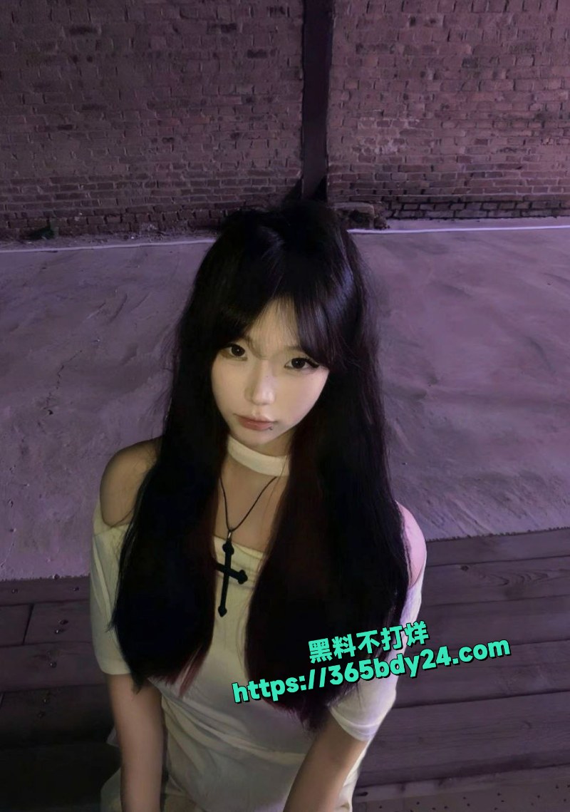 承德医学院05级冰山妖姬李静私拍乍泄  3