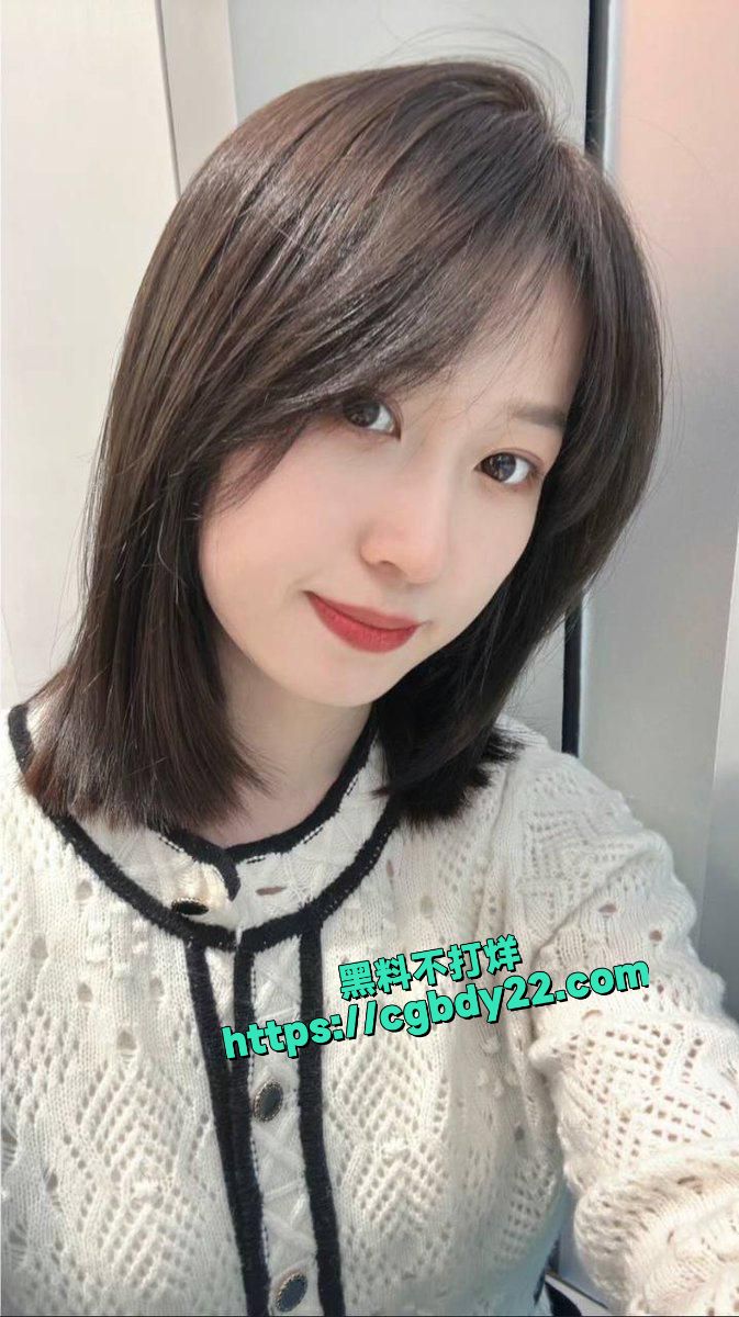 190 高个肌肉壮小伙约炮人妻少妇 (1)