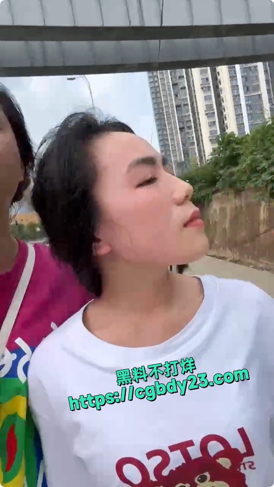 幼儿园老师姜灵出轨学生爸爸被游街示众10