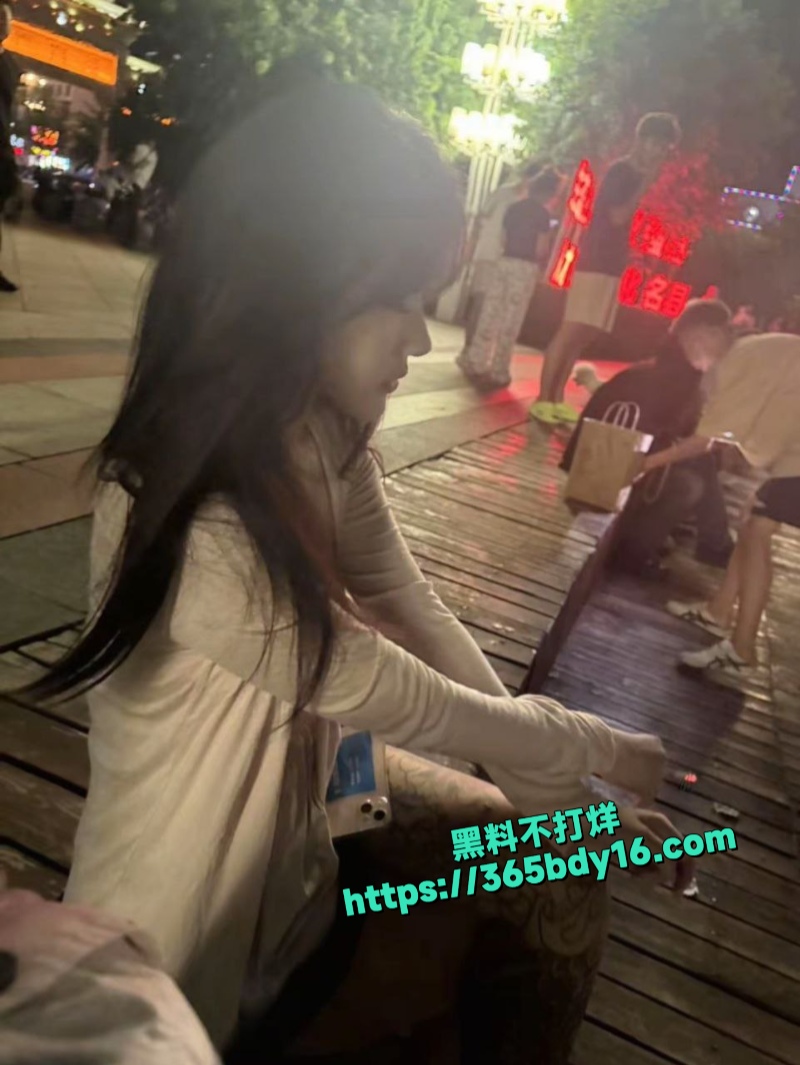 吉林长春高颜值花腿小妹赵嘉怡1