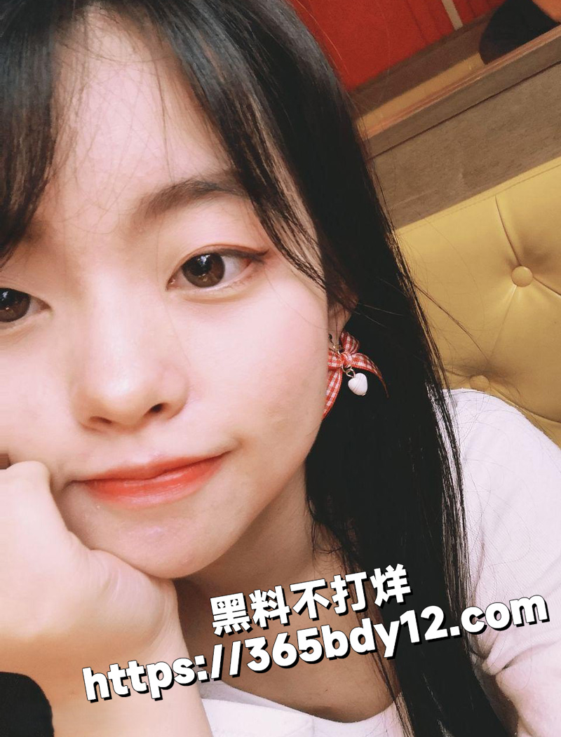 完美露脸艺校美女 19