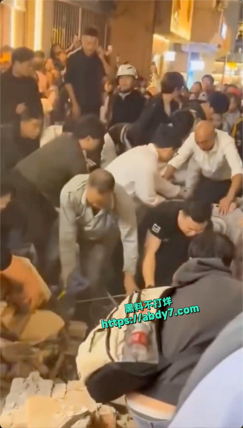 长沙潮宗街墙体坍塌惨剧曝光 8