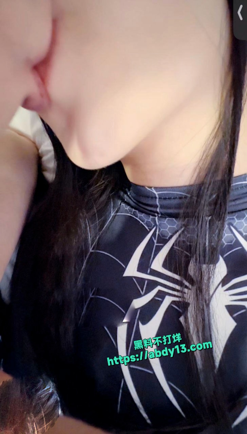 海角大佬意淫自己妹妹视频更 2