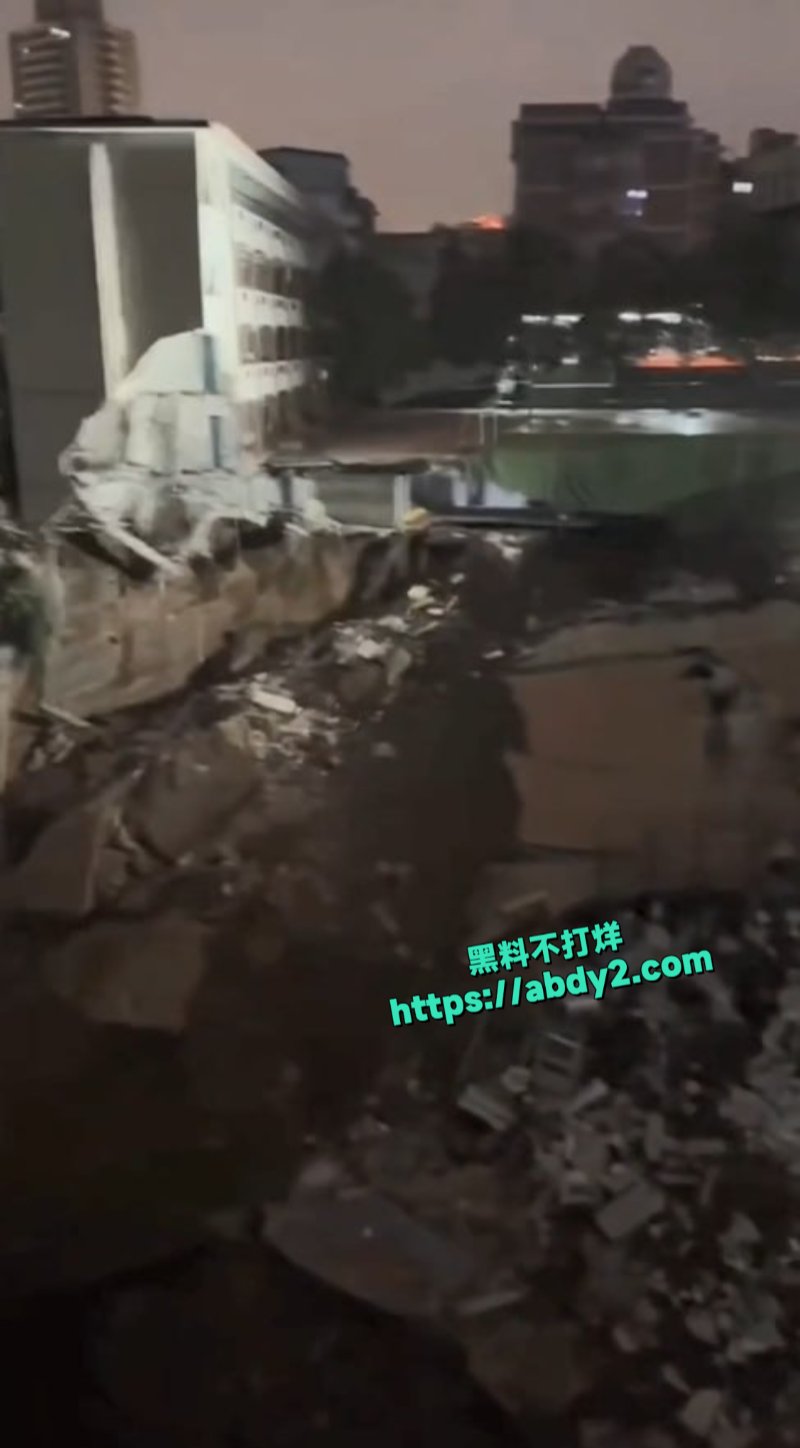 湖南邵阳资江小学教学楼垮塌8