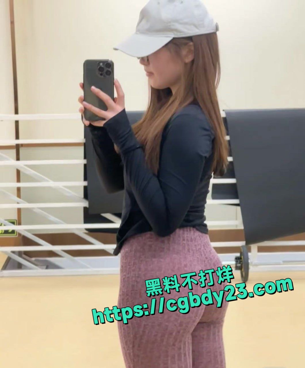 清纯眼镜甜妹被男友曝光4