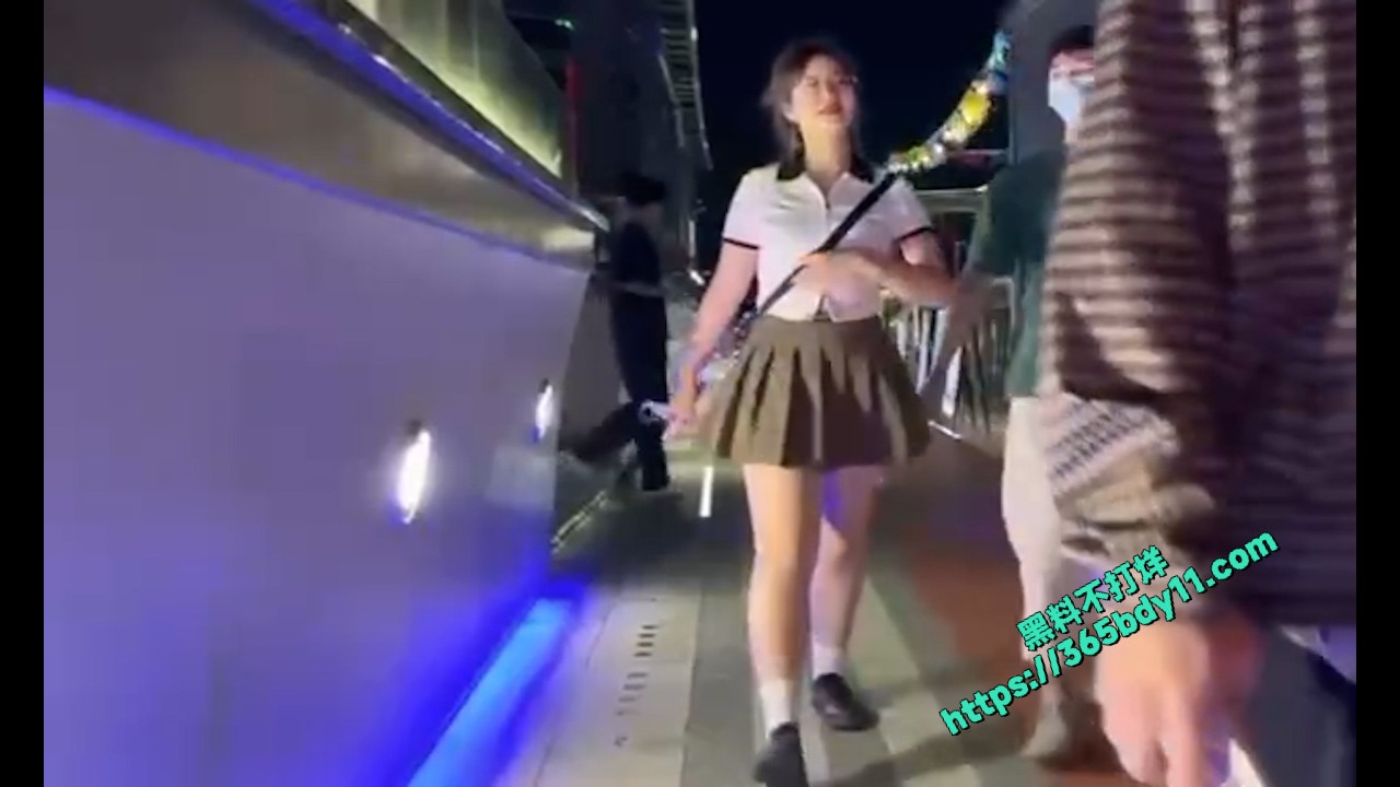 横版模版.00002620.Still024
