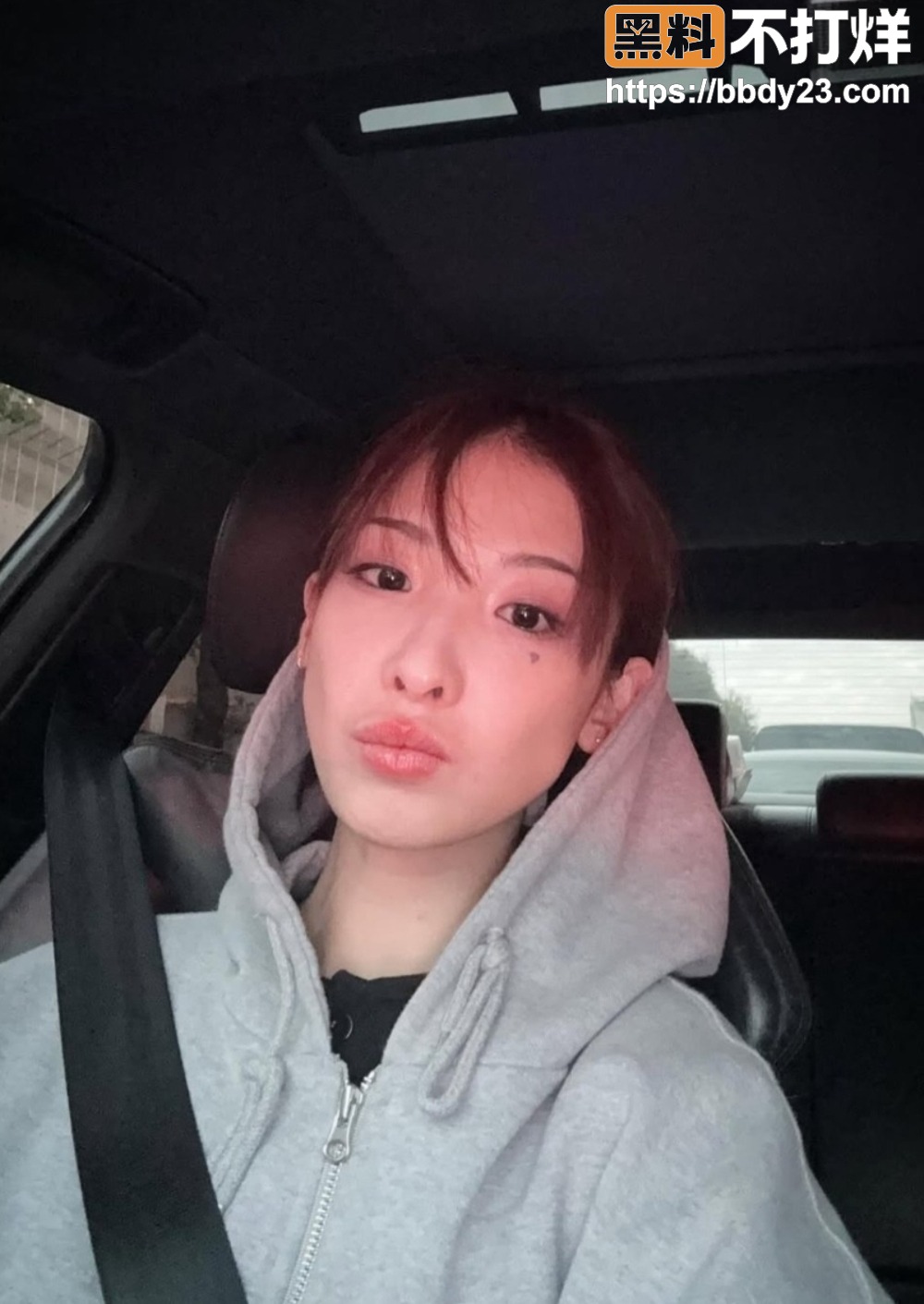露脸口交乳头穿环7