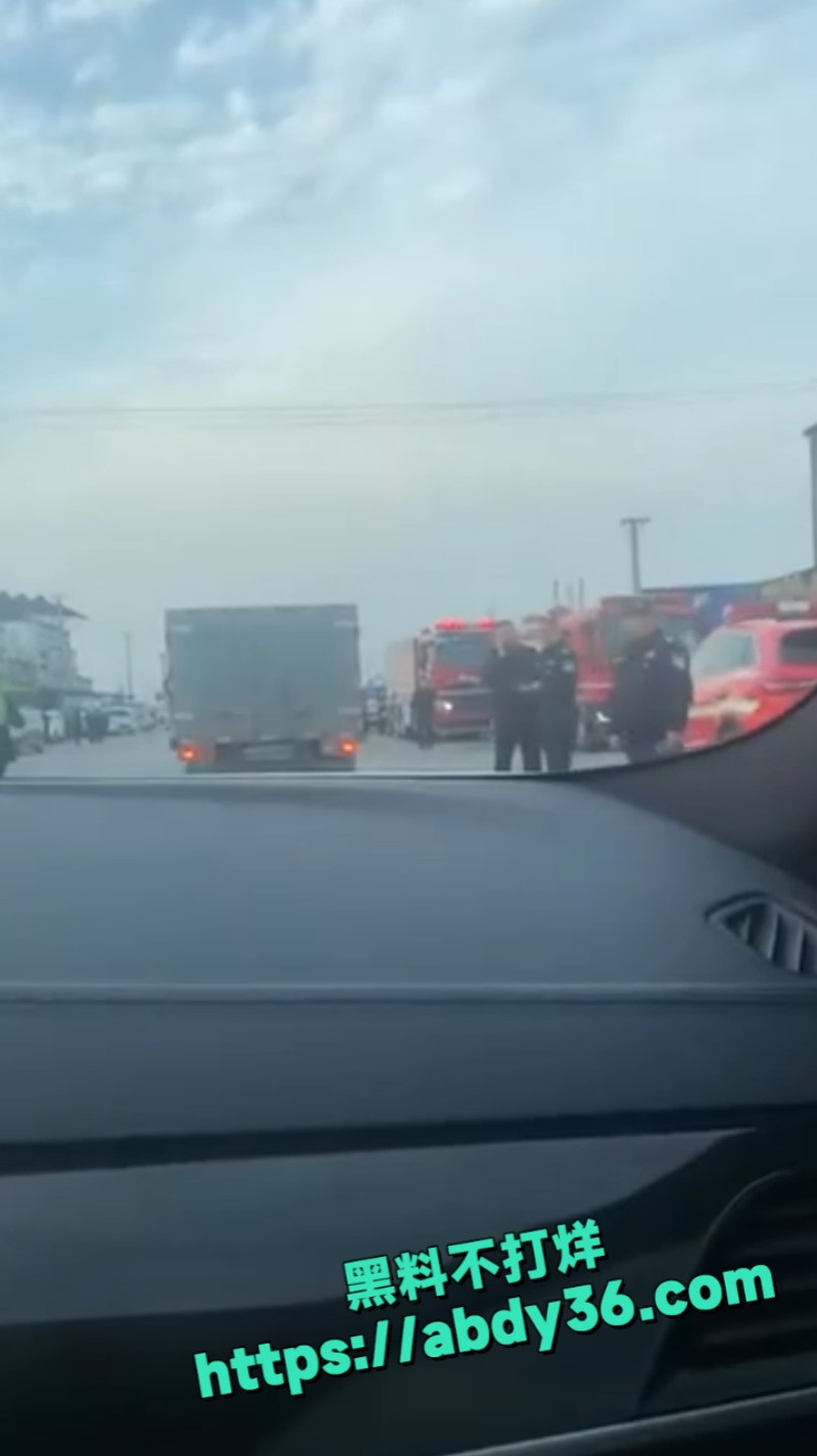 烟花爆竹门店起火爆炸 9