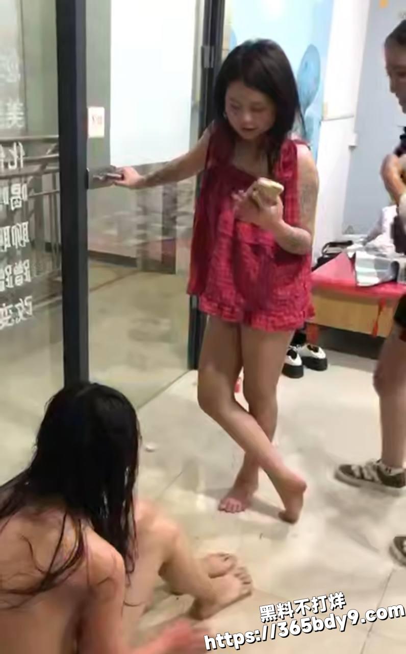河南小妮霸凌1