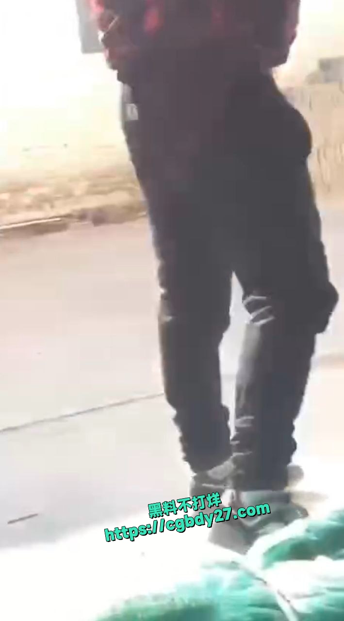 自虐自己的鸡鸡4
