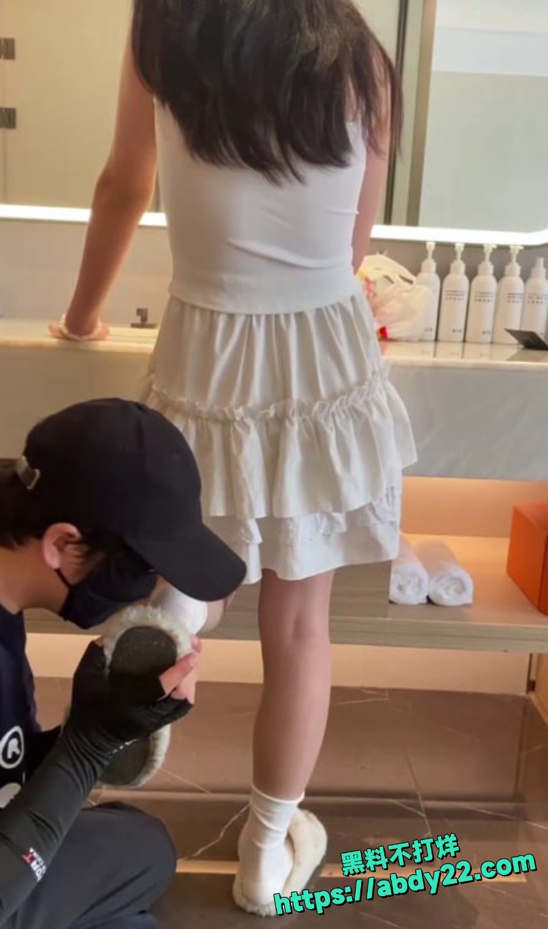 东坡先生约拍可爱大一小姐姐2