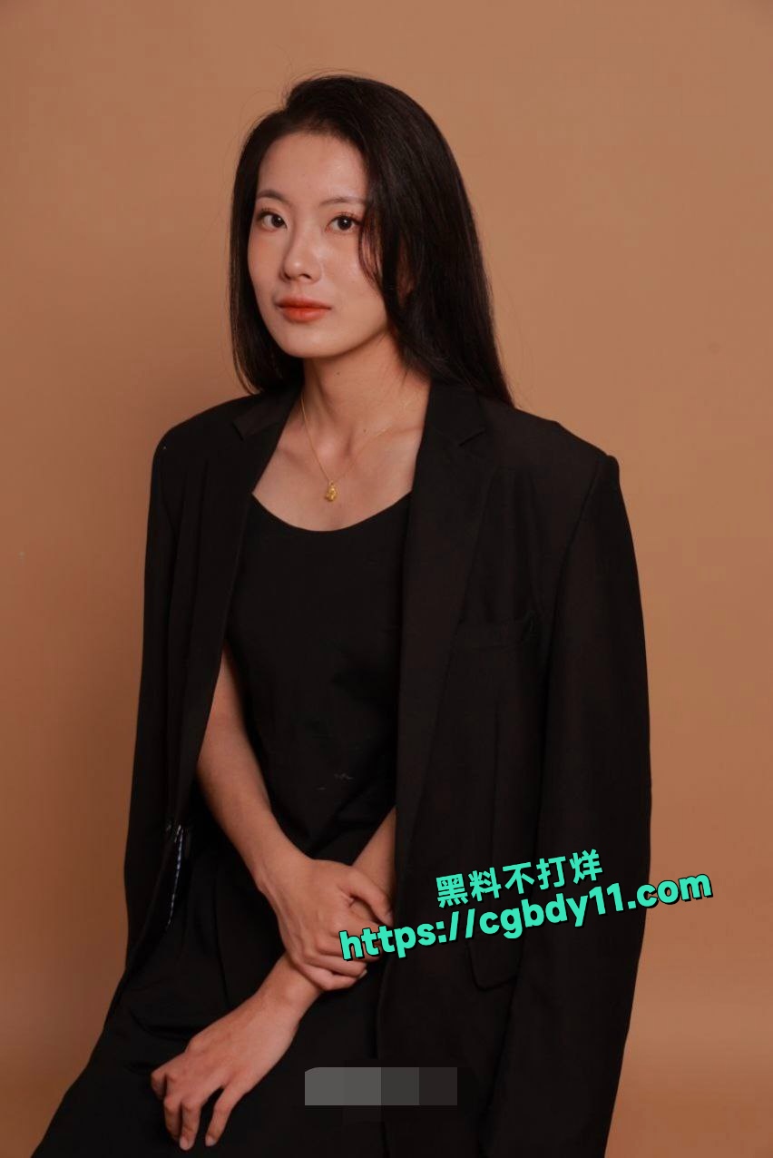 25岁气质舞蹈老师，完美露脸，颜值高叫床声好听4