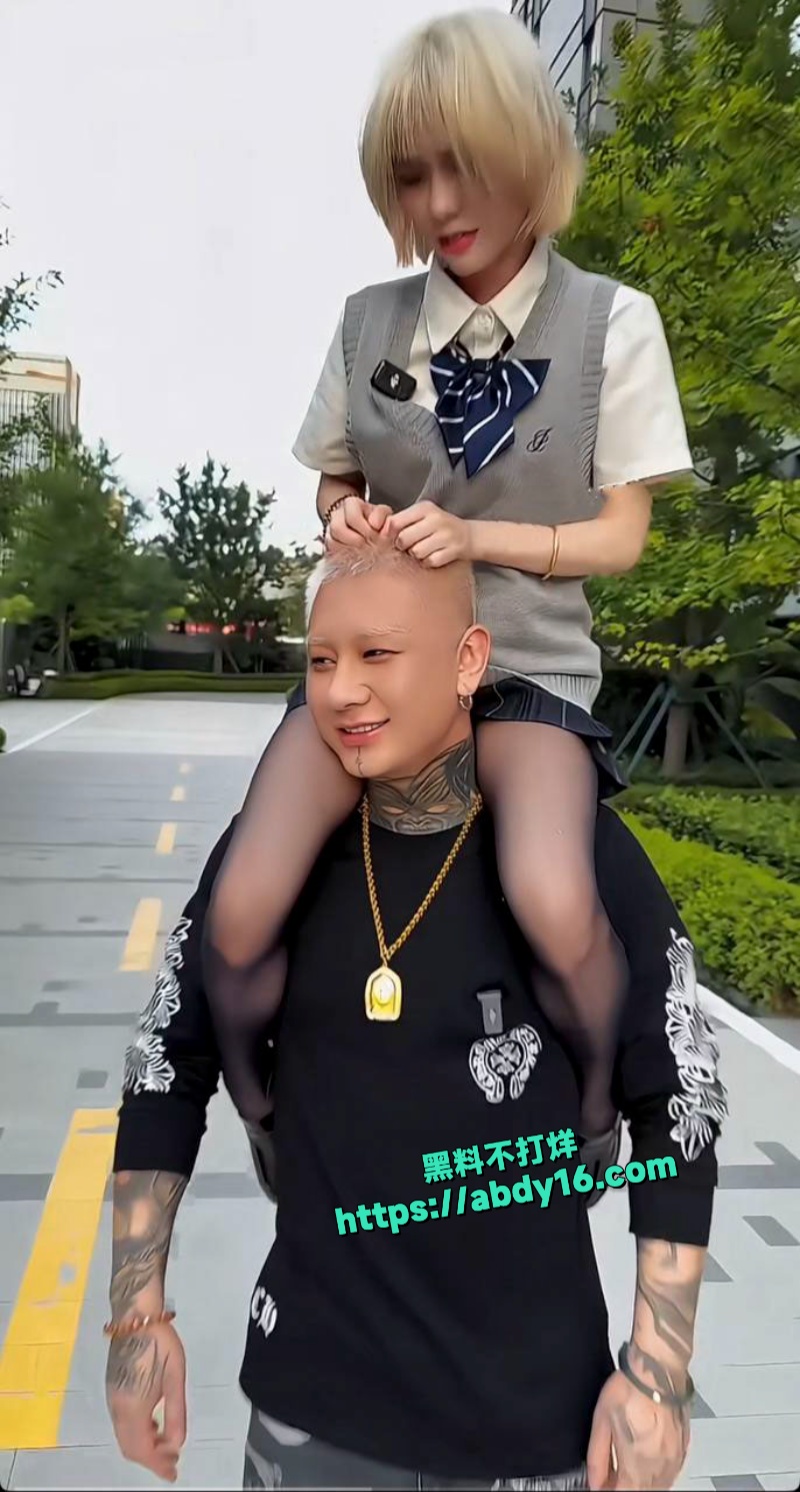 快手网红方丈出轨徒弟阿月 30