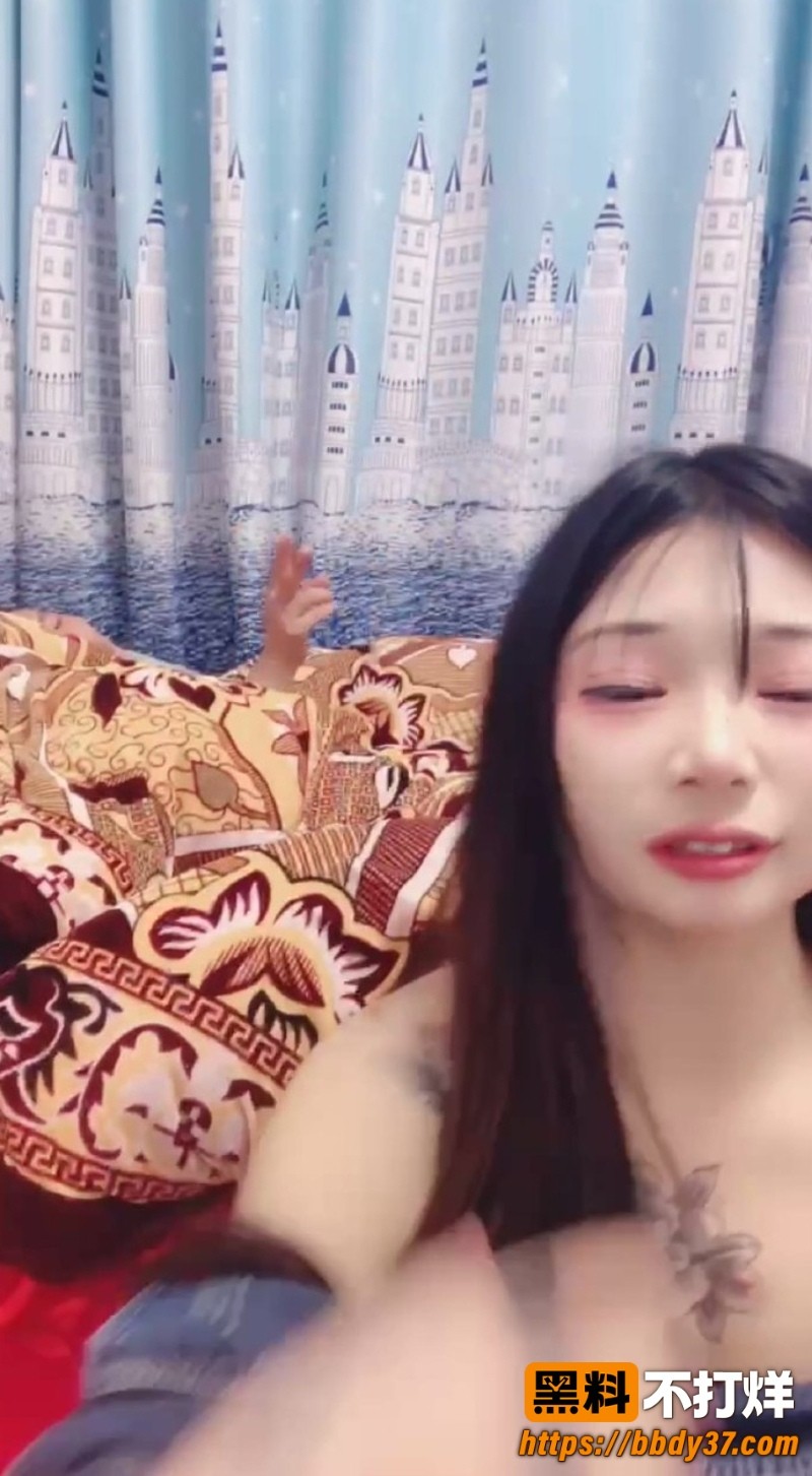 小莹小翠群P直播9